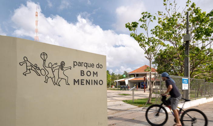 Praça da Bíblia e Parque do Bom Menino